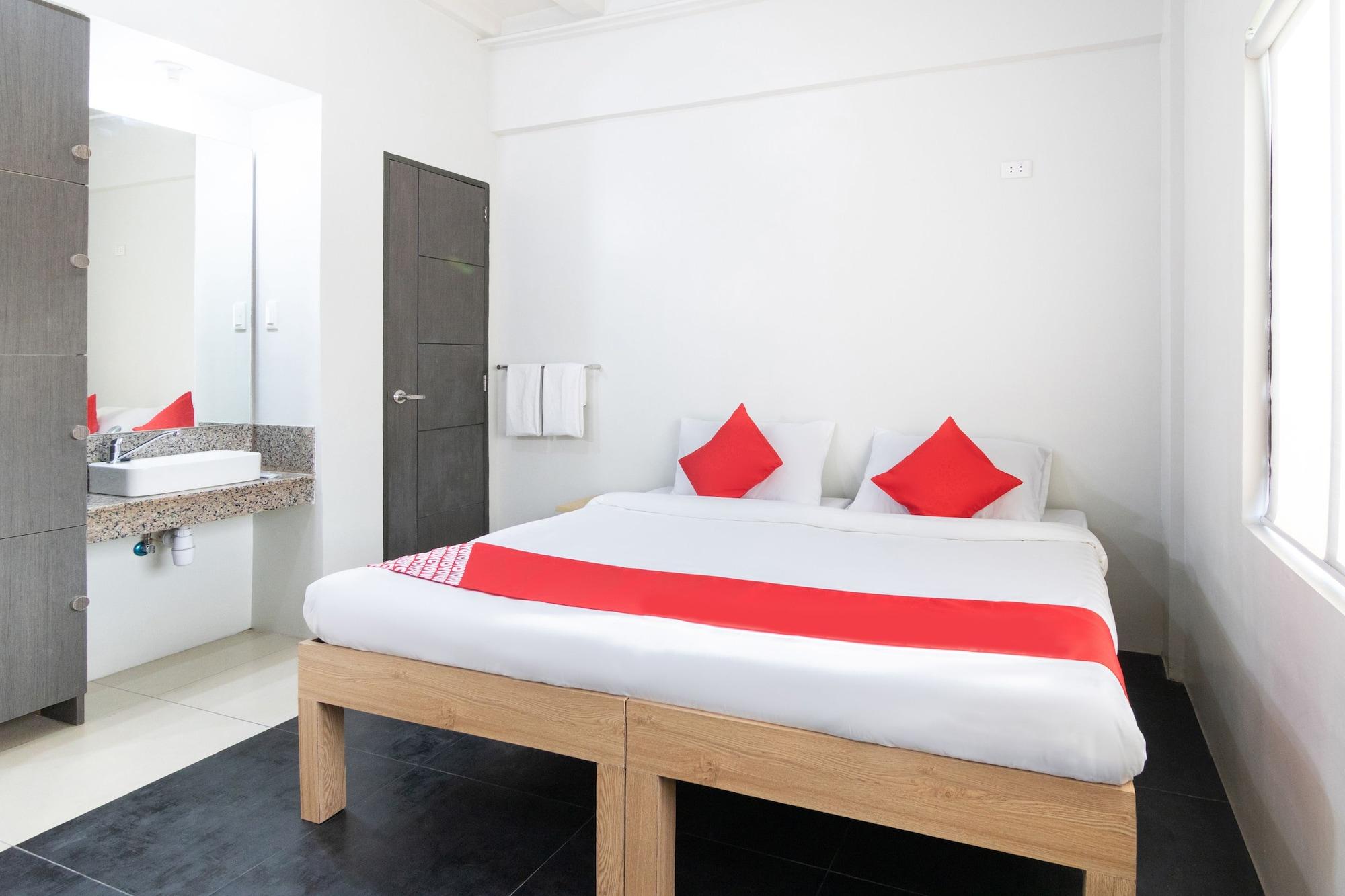OYO 136 Regal Residences Ciudad Quezon Exterior foto