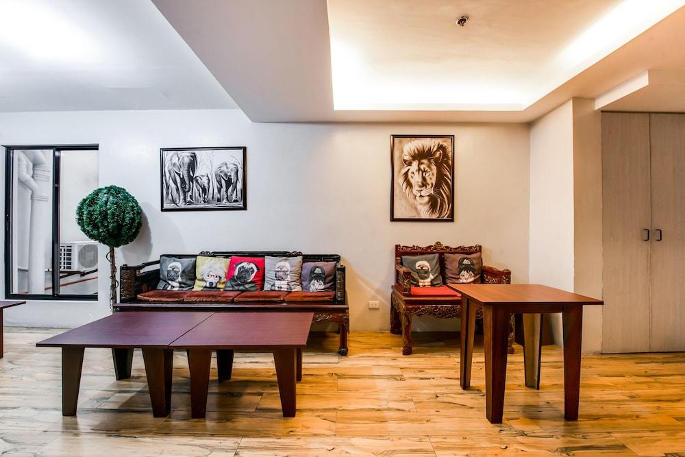 OYO 136 Regal Residences Ciudad Quezon Exterior foto