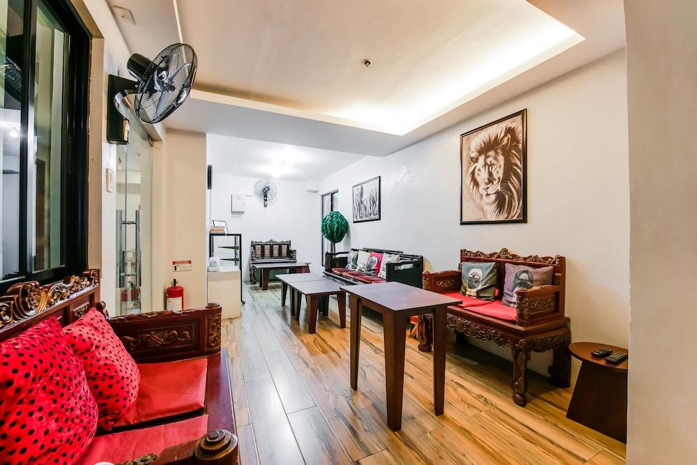 OYO 136 Regal Residences Ciudad Quezon Exterior foto